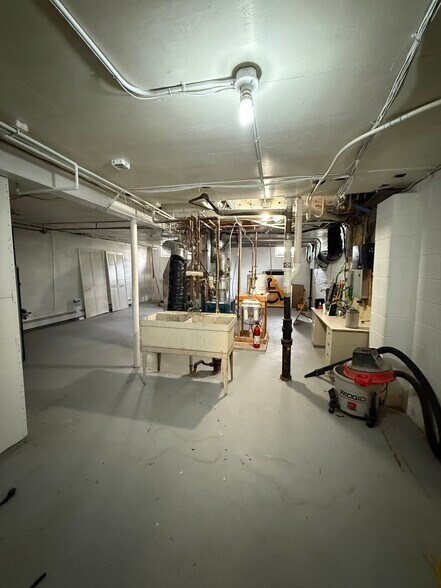 More Photos Of 870 Summit Ave, Oconomowoc Office For Sale