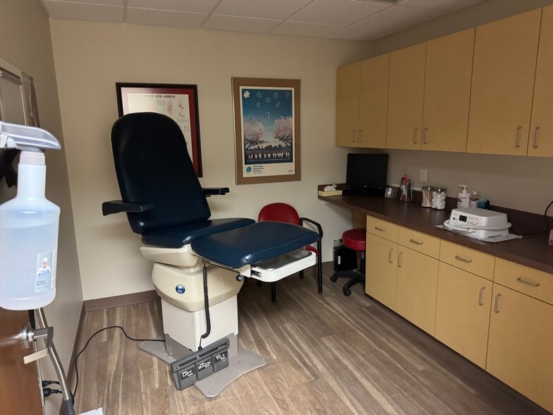 More Photos Of 727 Welsh Rd, Huntingdon Valley Medical For Sale