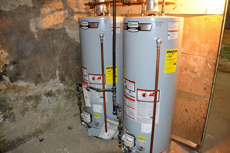 More Photos Of 3213 Washington Ave, Racine Storefront Retail Residential For Sale