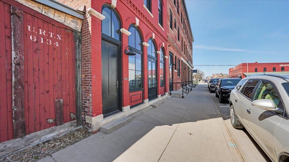 More Photos Of 102 Walnut St, Winona Office Residential For Sale