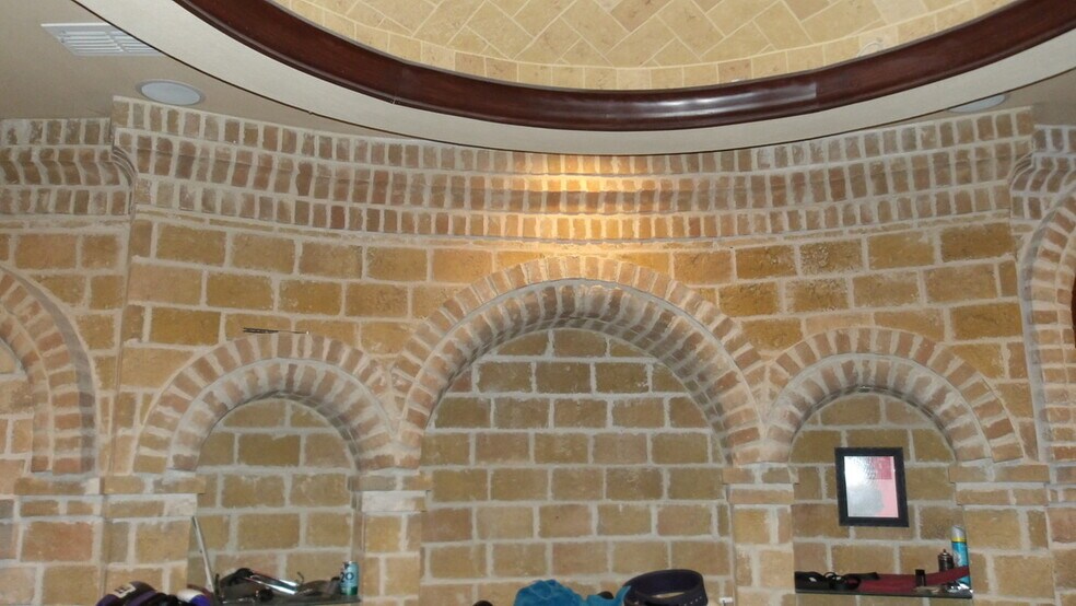 More Photos Of 1906 E Tyler Ave, Harlingen Loft Creative Space For Sale