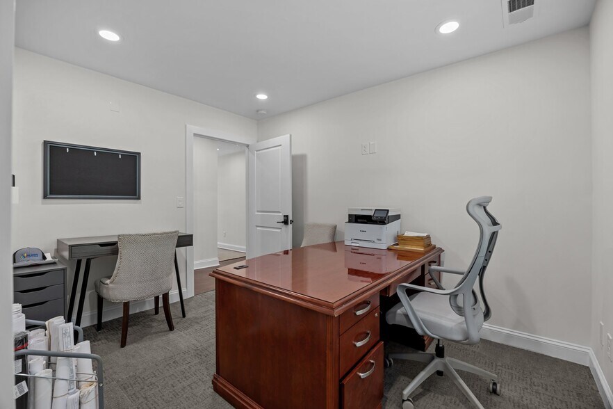 More Photos Of 421 Statesville Blvd, Salisbury Loft Creative Space For Lease