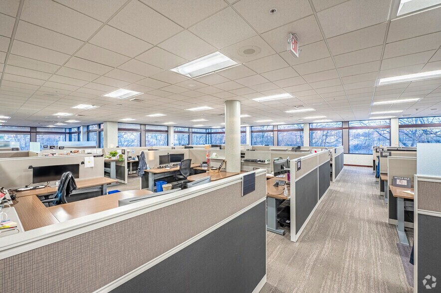 More Photos Of 1002 Deming Way, Madison Office For Sale
