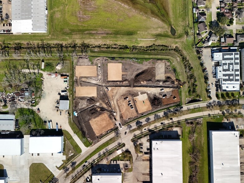 More Photos Of 13620 S Gessner Rd, Missouri City Warehouse For Lease