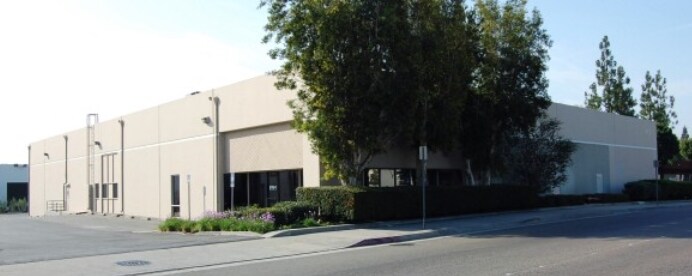 More Photos Of 4710 S Eastern Ave, Bell Manufacturing For Lease