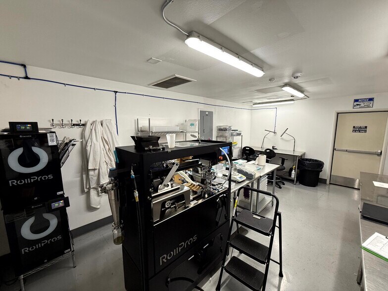 More Photos Of 1447 Santa Fe Ave, Long Beach Manufacturing For Sale