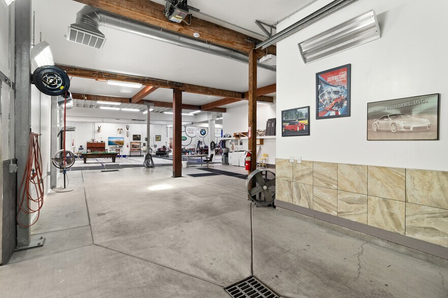 More Photos Of 1100-1118 NW 21 Ave, Portland Storefront For Sale