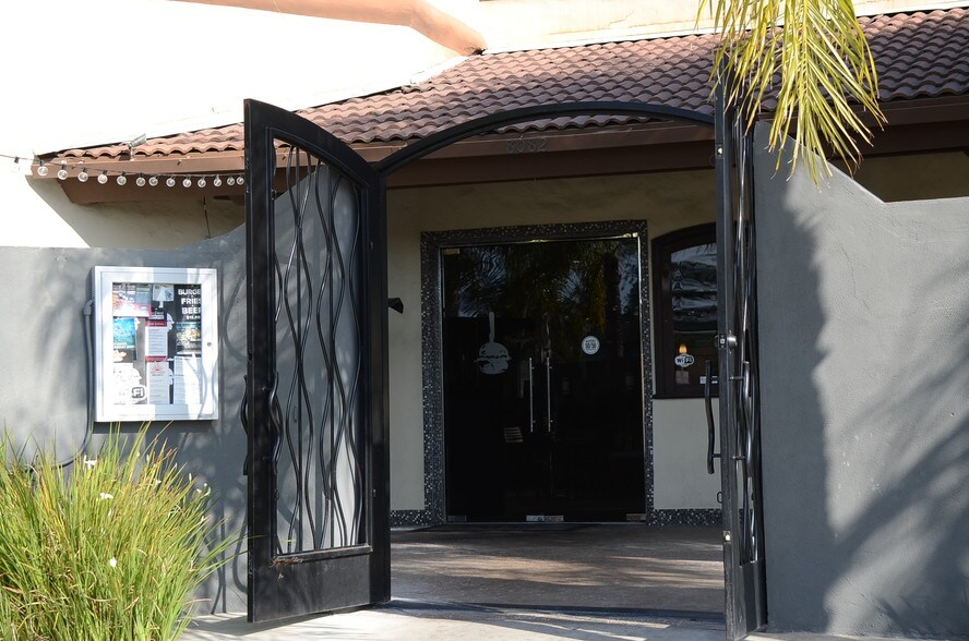 More Photos Of 8082 Adams Ave, Huntington Beach Restaurant For Lease