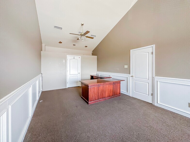 More Photos Of 5918 McPherson Rd, Laredo Loft Creative Space For Sale