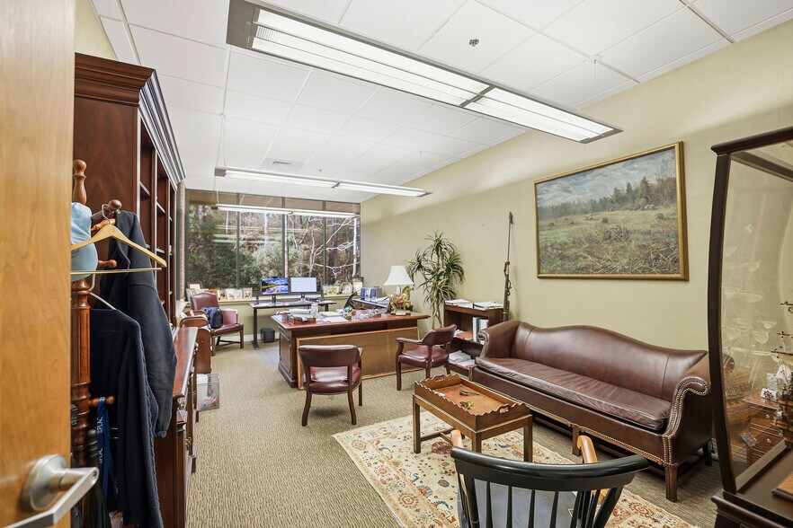 More Photos Of 68031 Capital Trace Row, Mandeville Office For Lease