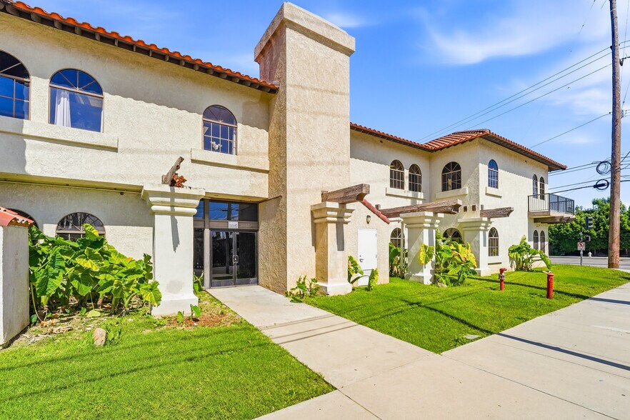 More Photos Of 902 N Grand Ave, Santa Ana Medical For Sale