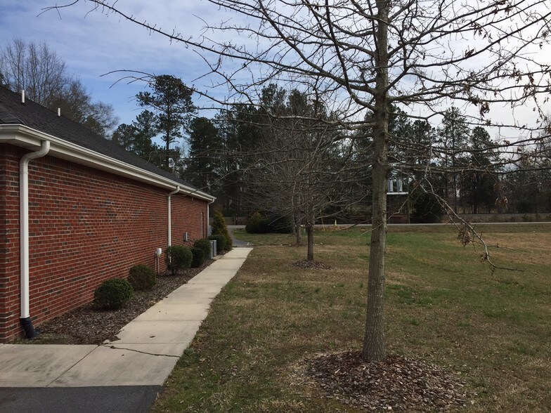 More Photos Of 1001 N Main St, Troy Medical For Sale