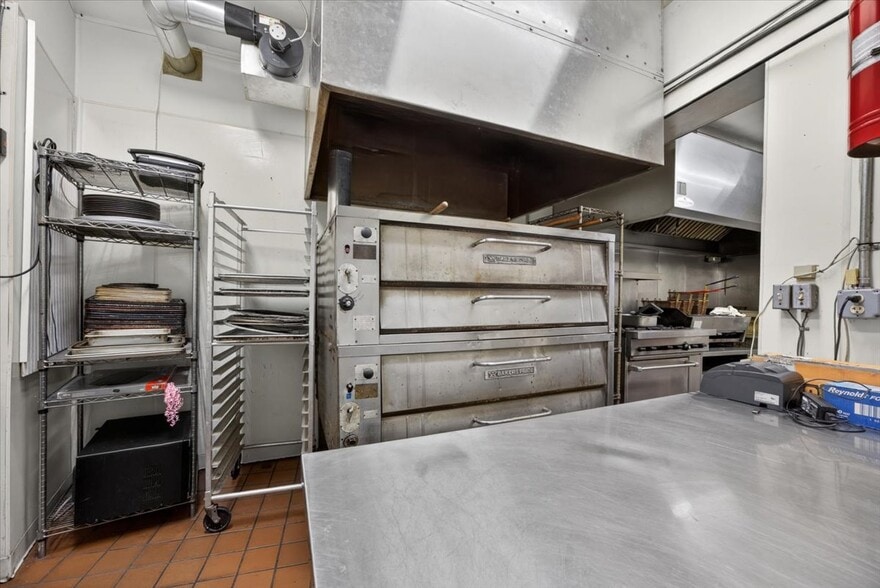 More Photos Of 650-654 S Main St, Wilkes-Barre Bar For Sale