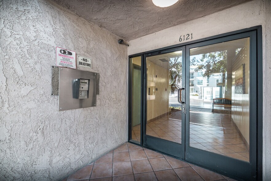 More Photos Of 6121 Woodman Ave, Van Nuys Apartments For Sale
