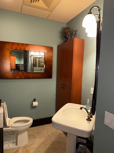 More Photos Of 9010 Strada Stell Ct, Naples Medical For Lease