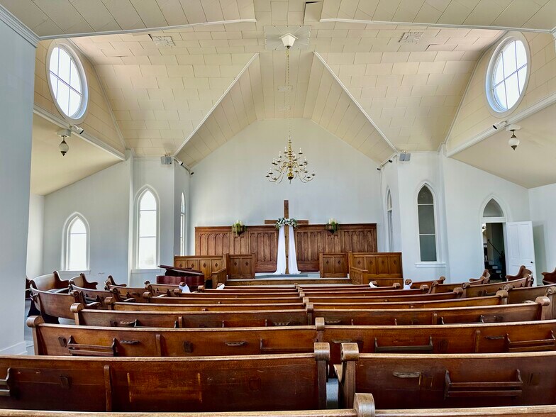 More Photos Of 1424 E Main St, Humboldt Hospitality For Sale