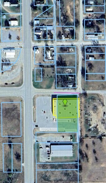 More Photos Of 711 S Main St, Seymour Freestanding For Sale