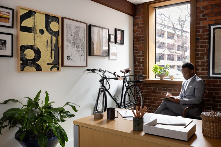 Primary Photo Of 1050 30th St NW, Washington Coworking Space