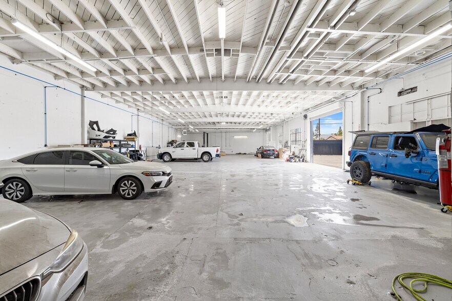 More Photos Of 5013-5017 Telegraph Rd, Los Angeles Light Manufacturing For Sale