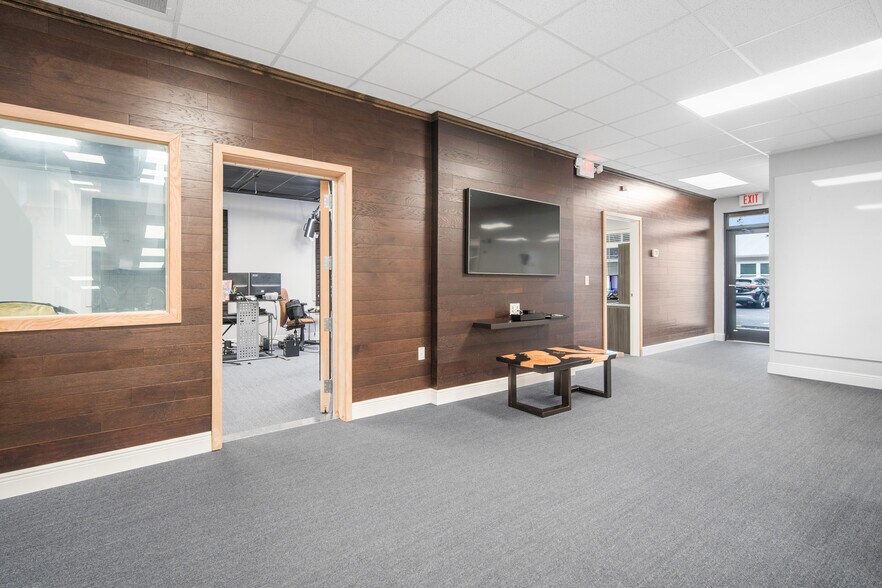 More Photos Of 6812 W Linebaugh Ave, Tampa Medical For Sale