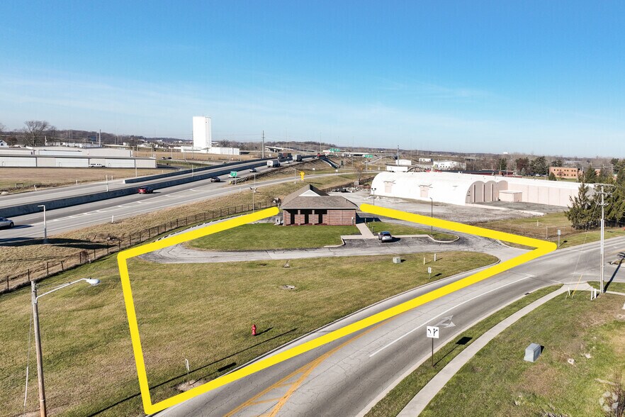 More Photos Of 1700 Western Ave, Findlay Bank For Sale