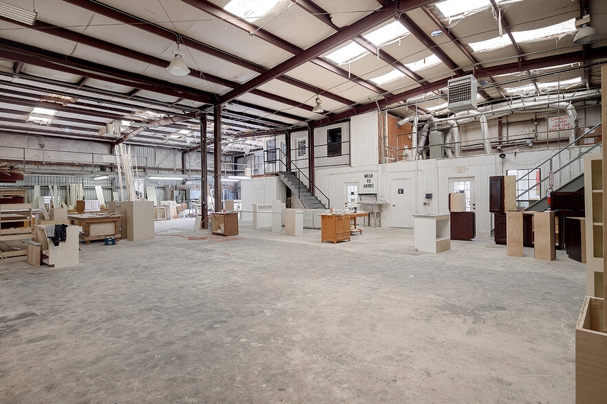 More Photos Of 1406-1420 Telephone Rd, Houston Showroom For Sale