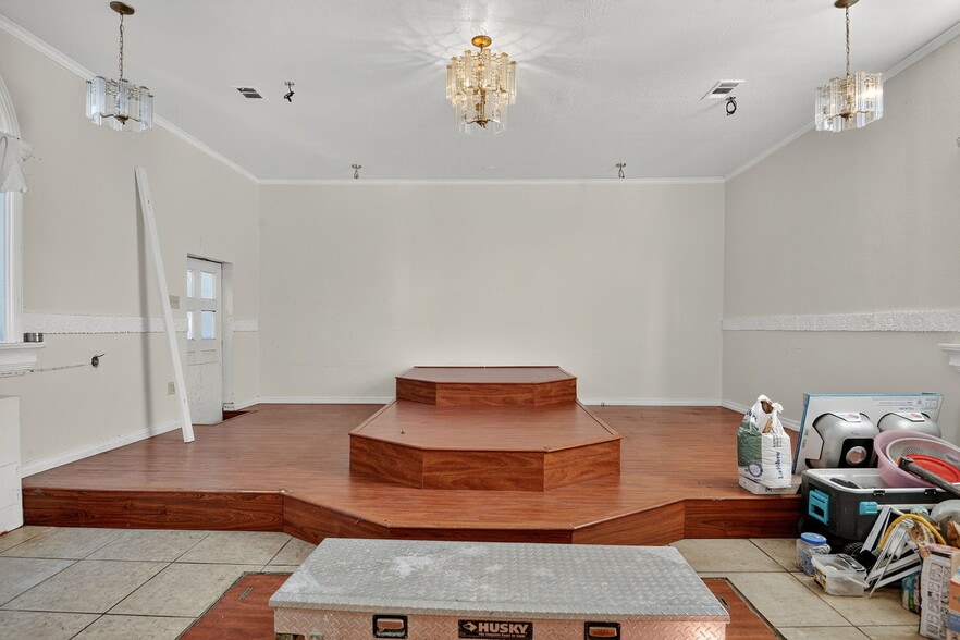 More Photos Of 400 N Hayes Ave, Oxnard Multifamily For Sale