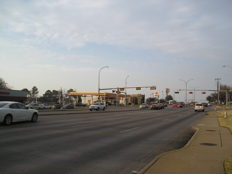 More Photos Of 1420 N Cooper St, Arlington Office For Sale