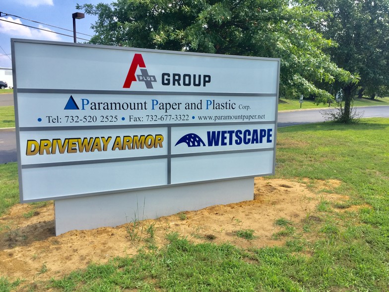 More Photos Of 8 Timber Ln, Marlboro Manufacturing For Lease
