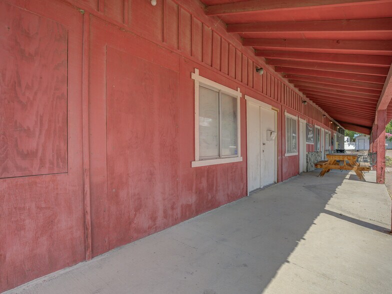 More Photos Of 180 E Webb St, Montague Warehouse For Sale
