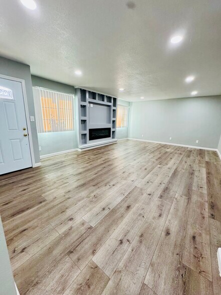 More Photos Of 5180 E Hedges Ave, Fresno Apartments For Sale