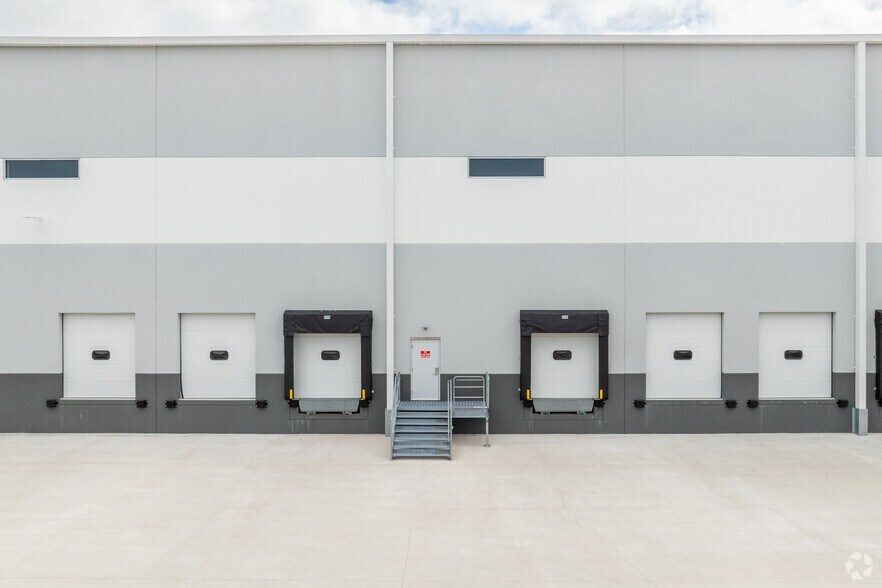 More Photos Of 1901 Corporate Center Drive East, Tobyhanna Industrial For Lease