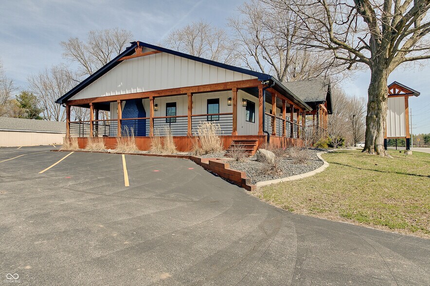 More Photos Of 1506 W Smith Valley Rd, Greenwood Office For Lease
