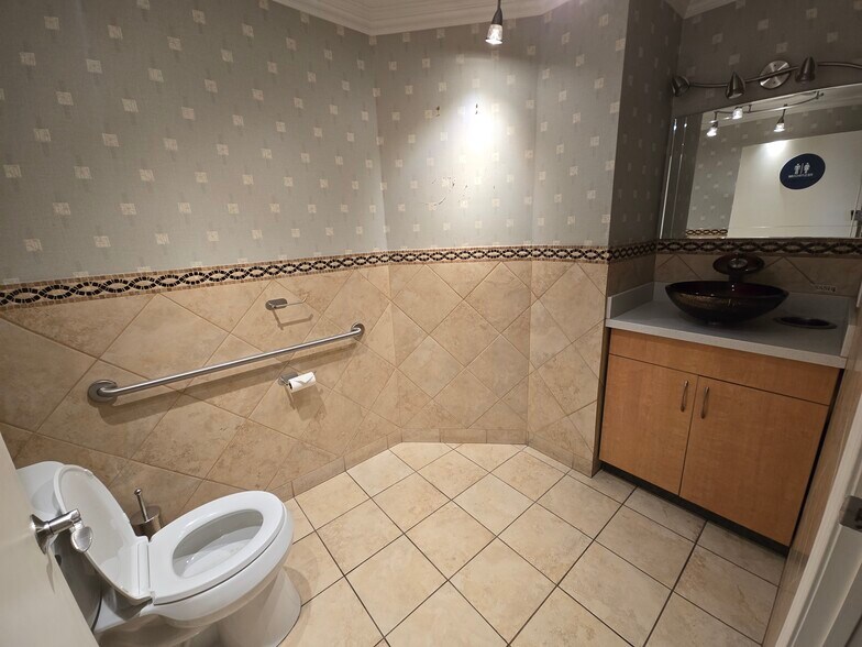 More Photos Of 1200 Scott Blvd, Santa Clara Medical For Lease