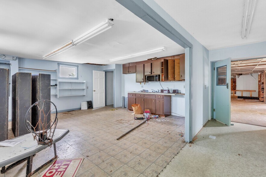 More Photos Of 297 Main St, Monson Storefront Retail Residential For Sale