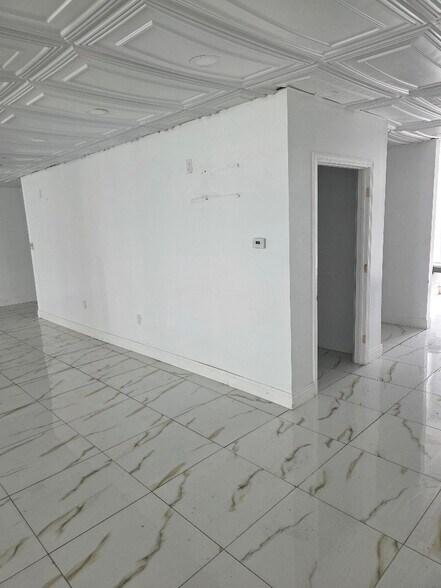 More Photos Of 983-985 Church St, Baldwin Storefront Retail Office For Lease