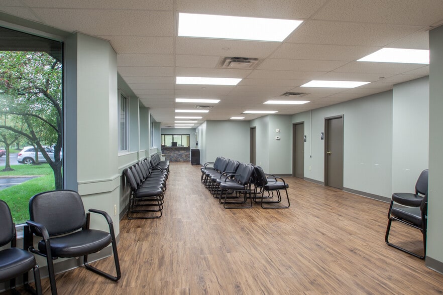 More Photos Of 4830 Knightsbridge Blvd, Columbus Medical For Lease