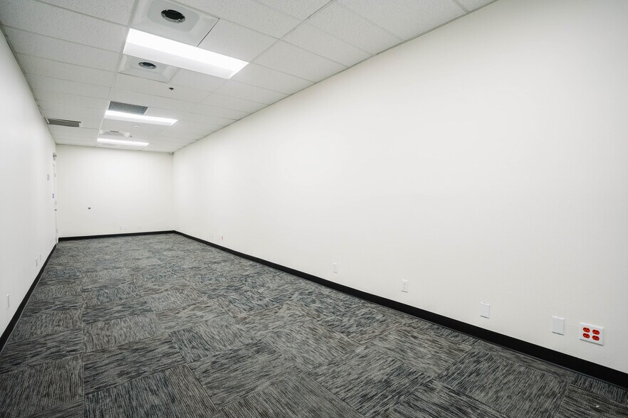 More Photos Of 42650 Melanie Pl, Palm Desert Loft Creative Space For Lease