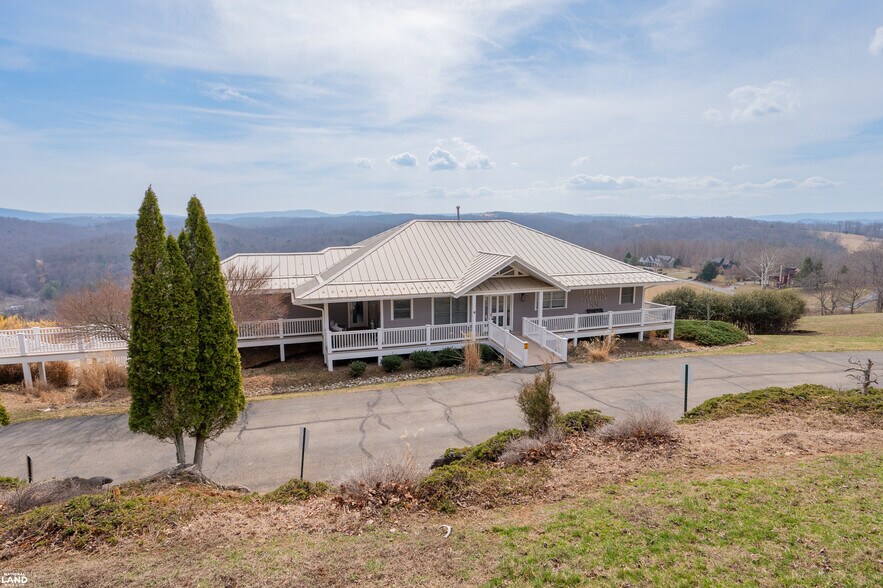 More Photos Of 125 River Ridge Dr, Pearisburg Hospitality For Sale