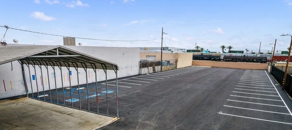 More Photos Of 1247 Brooks St, Ontario Land For Lease