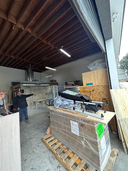 More Photos Of 3358 F St, San Diego Warehouse For Lease