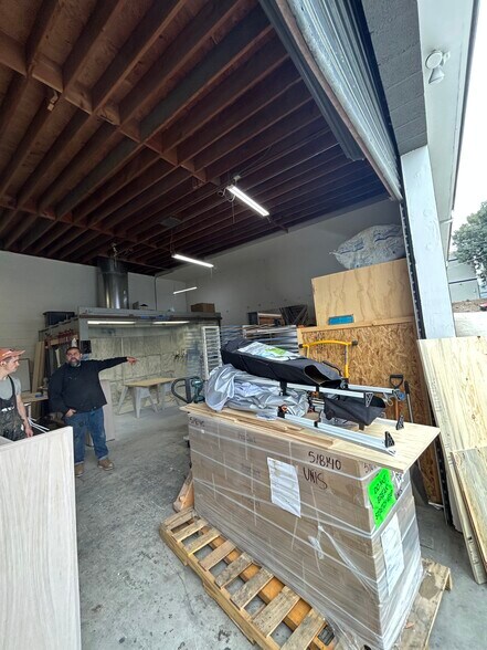 More Photos Of 3358 F St, San Diego Warehouse For Lease