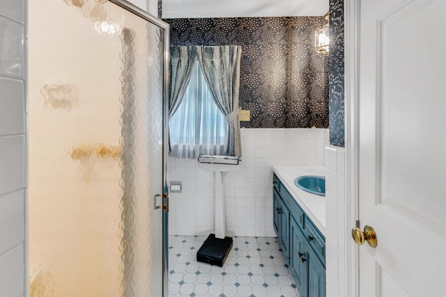 More Photos Of 1445 Catawba Ave, Newfield Service For Sale