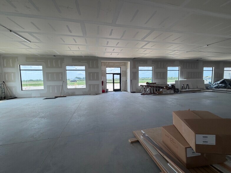 More Photos Of 2190 Old Highway 75, Sergeant Bluff Office For Lease