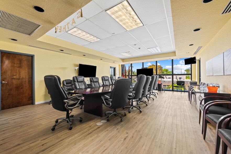 More Photos Of 914 NW 6th St, Fort Lauderdale Loft Creative Space For Lease
