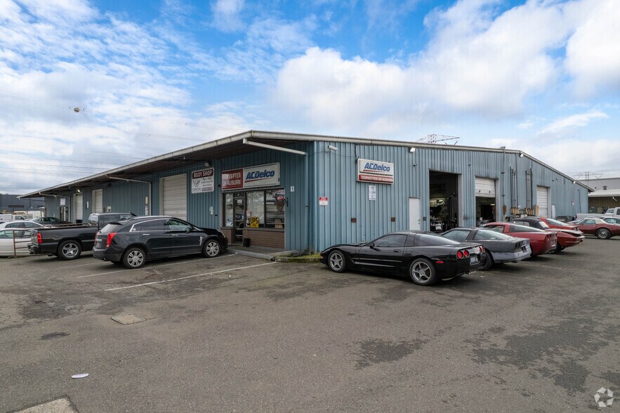 More Photos Of 3411 C St NE, Auburn Unknown For Sale