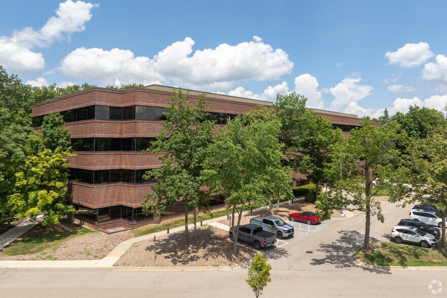 More Photos Of 5445 Corporate Dr, Troy Office For Sale