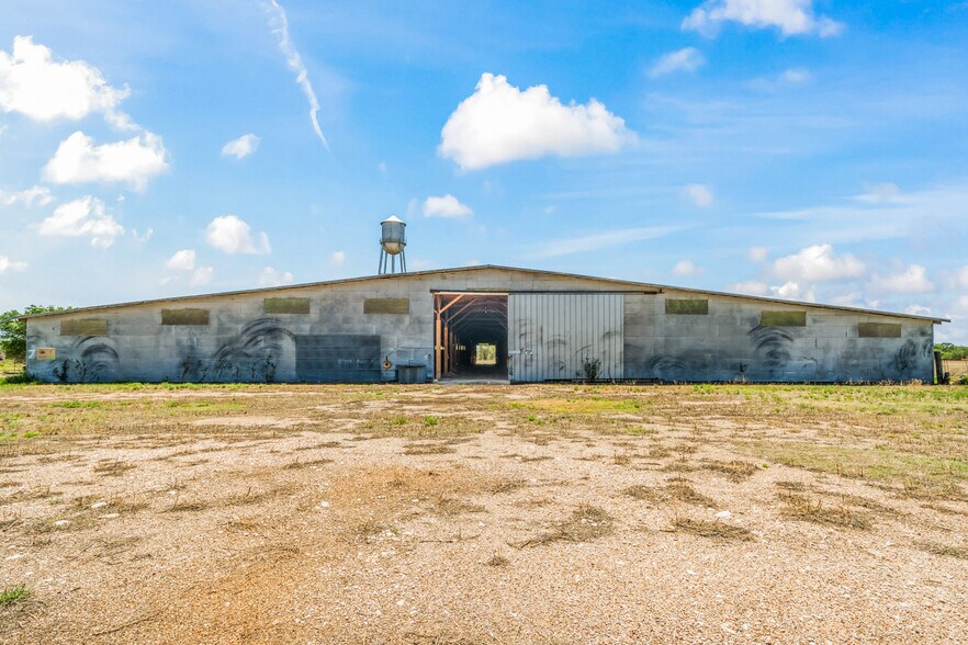 More Photos Of 901 Underwood Street, Littlefield Warehouse For Sale