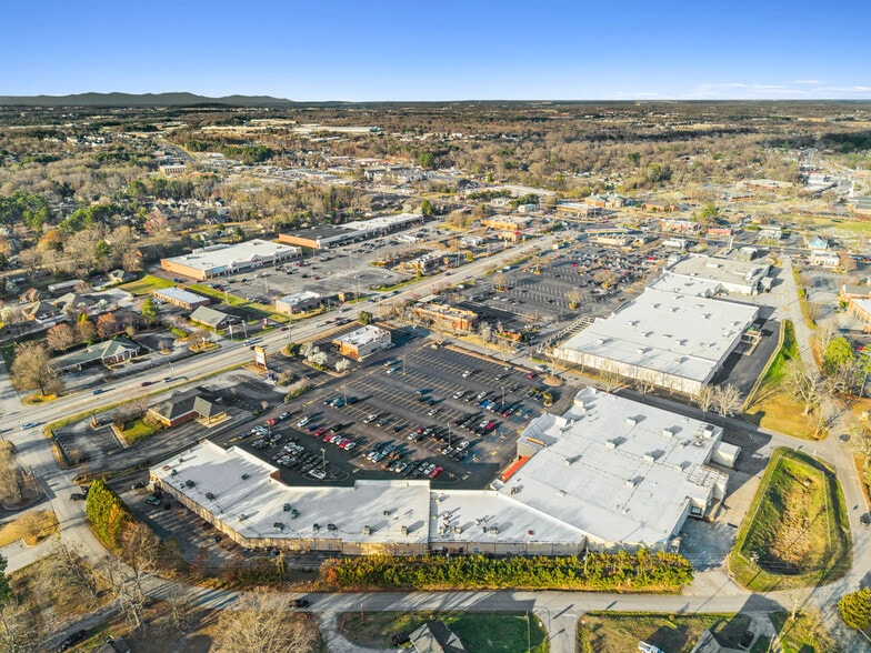 More Photos Of 201-273 W Butler Rd, Mauldin General Retail For Lease