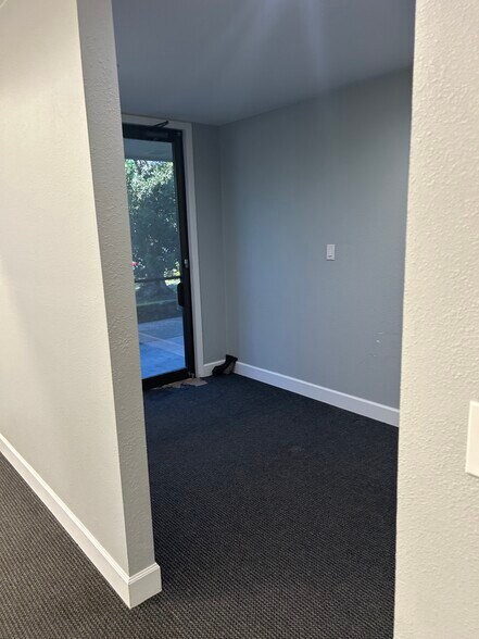 More Photos Of 6 Commercial Blvd, Novato Industrial For Lease